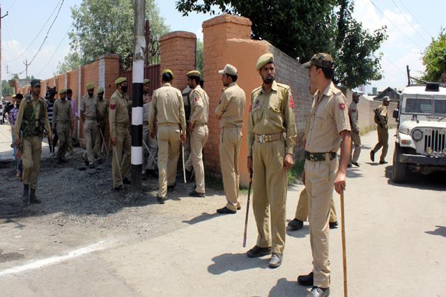 Geelani slams PDP-BJP alliance for banning seminar